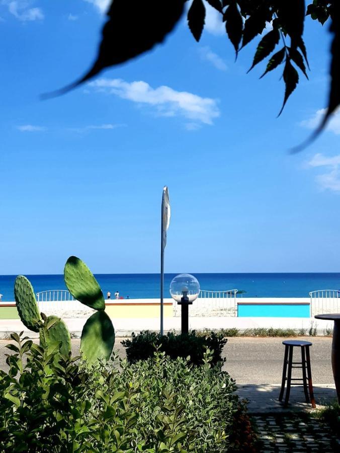 Freedom Village Soverato Marina Bagian luar foto