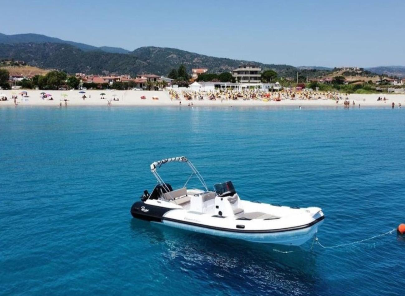 Freedom Village Soverato Marina Bagian luar foto