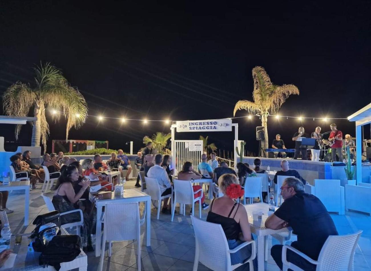 Freedom Village Soverato Marina Bagian luar foto